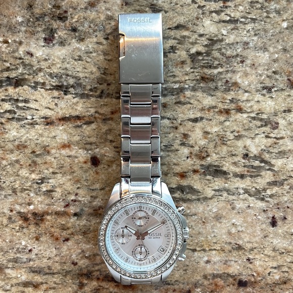 FOSSIL: Watch - Picture 3 of 4